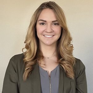 Maddie Snyder Bio Picture_rsz Maddie Snyder Bio Picture_rsz